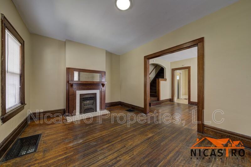 1638 Indianola Ave - Photo 4 of 50