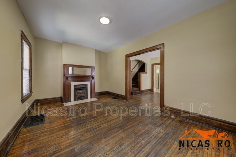 1638 Indianola Ave - Photo 5 of 50