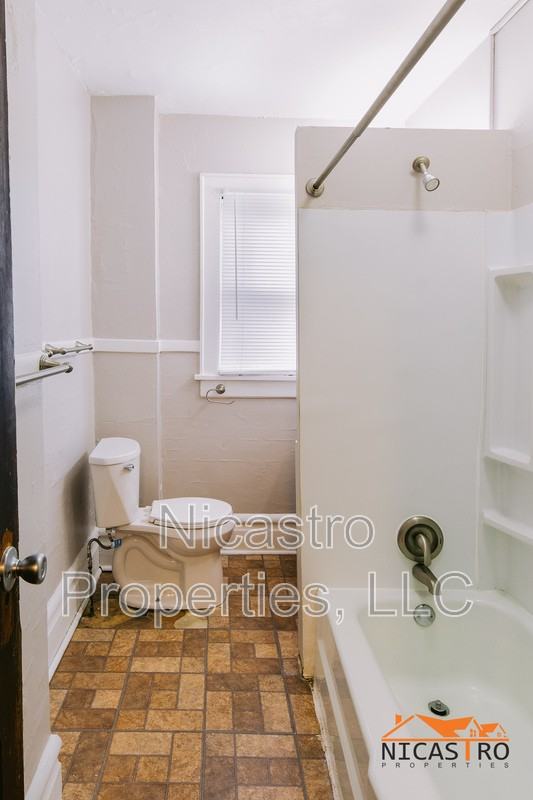 1638 Indianola Ave - Photo 6 of 50