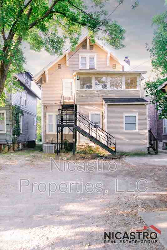 252 E Lane Ave - Photo 4 of 40