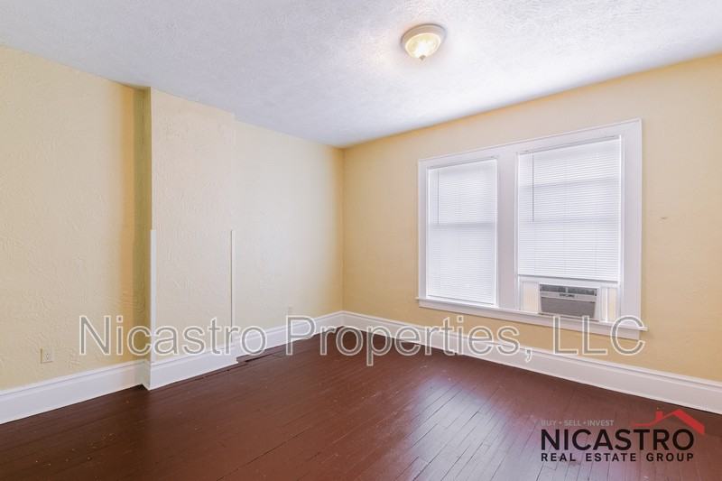 252 E Lane Ave - Photo 5 of 40