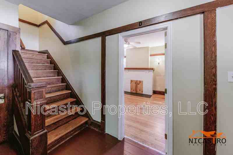 2140 Waldeck Ave - Photo 5 of 34