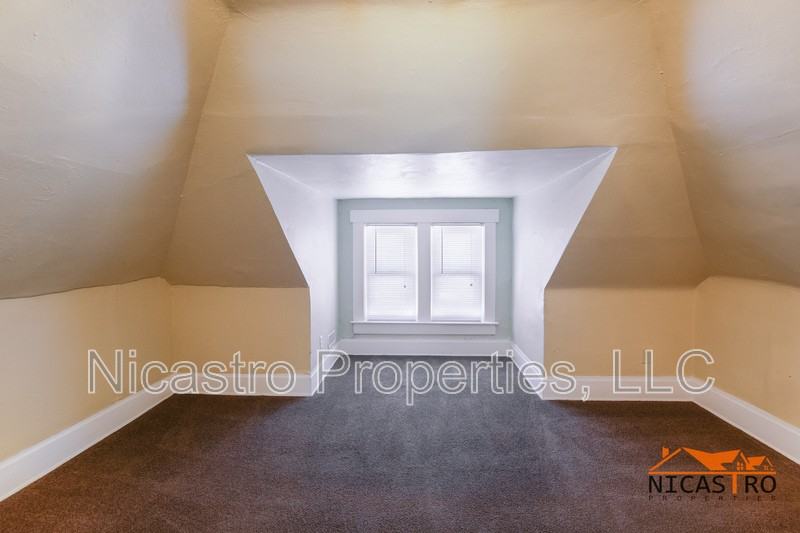 363 E 12th Ave - Photo 5 of 50