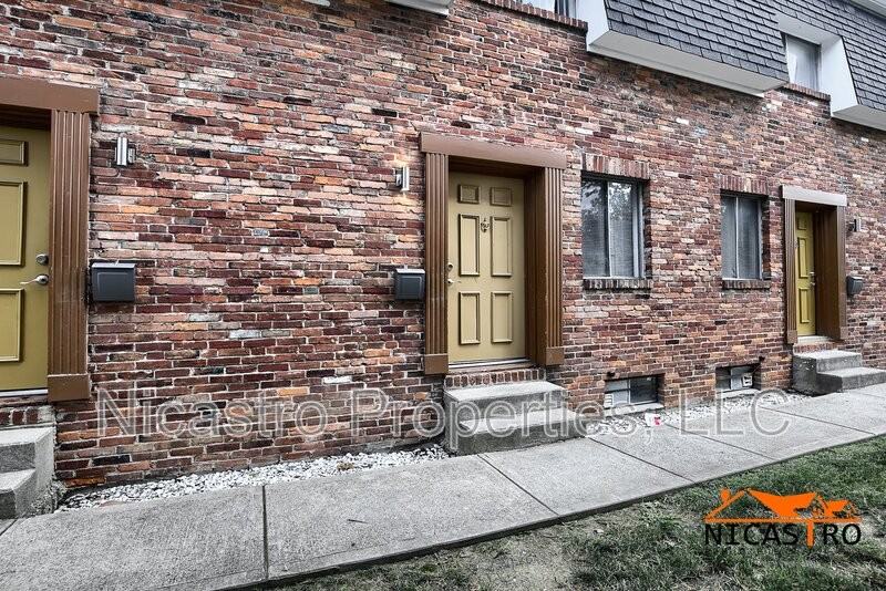 215 E Lane Ave - Photo 3 of 50