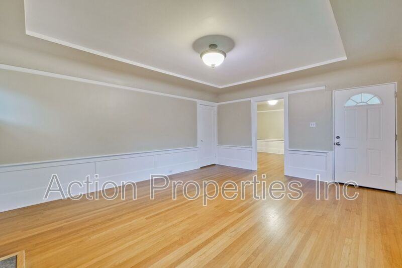 835 Boyce Ave - Photo 2 of 23