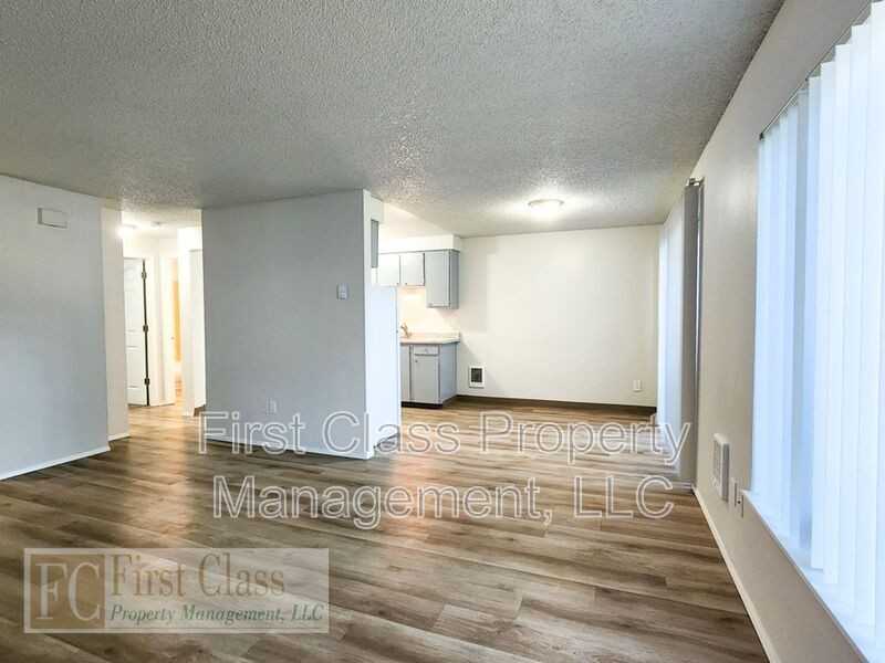 1376 Ne 186th Ave - Photo 2 of 19