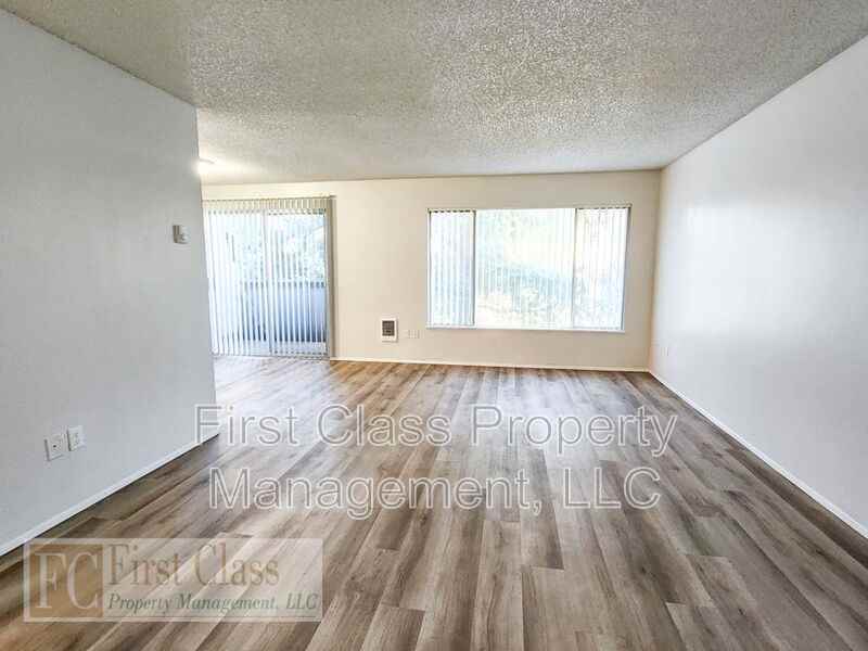 1376 Ne 186th Ave - Photo 3 of 19