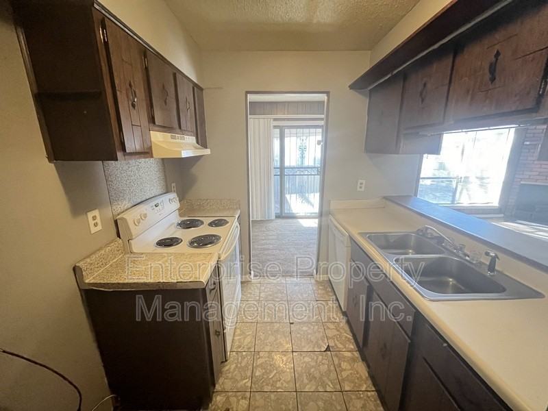 2827 Sonora Dr #2 - Photo 5 of 16