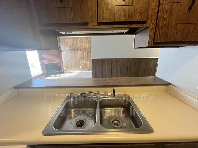 2827 Sonora Dr #2 - Photo 6 of 16