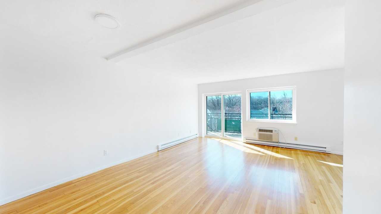 525 Highland Ave #25