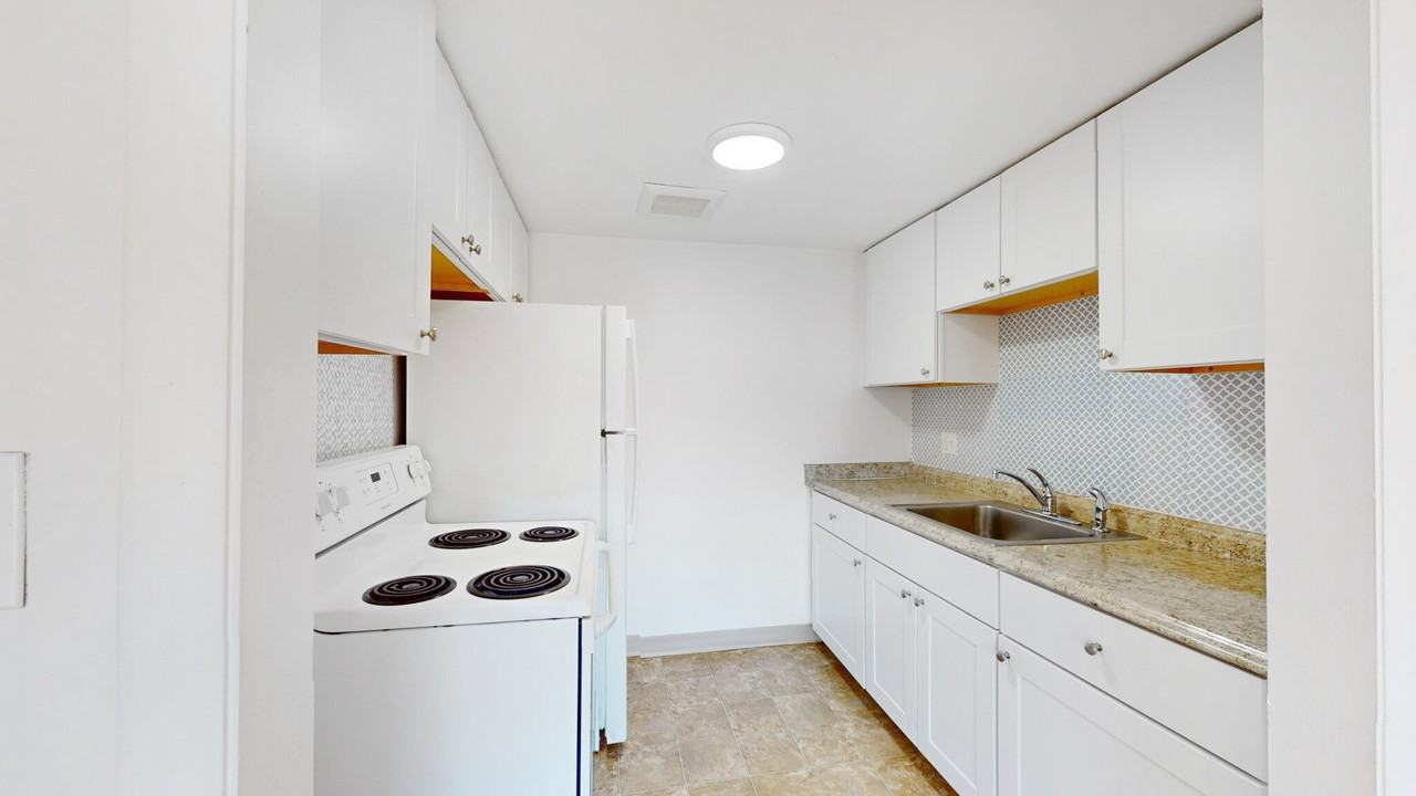 525 Highland Ave #27 - Photo 4 of 15