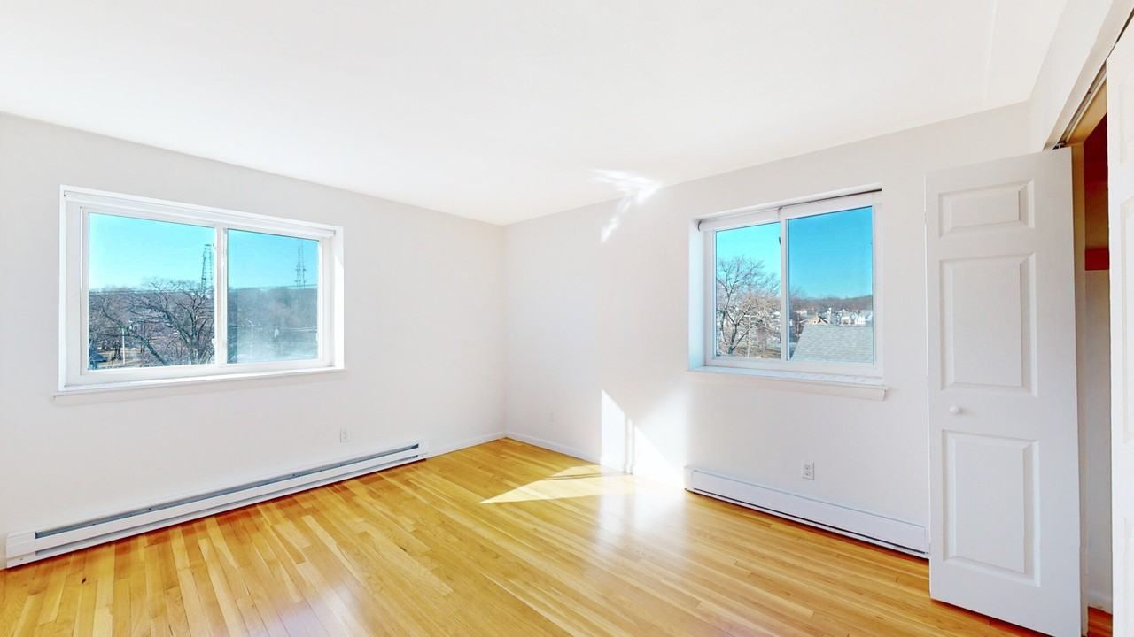 525 Highland Ave #27 - Photo 5 of 15