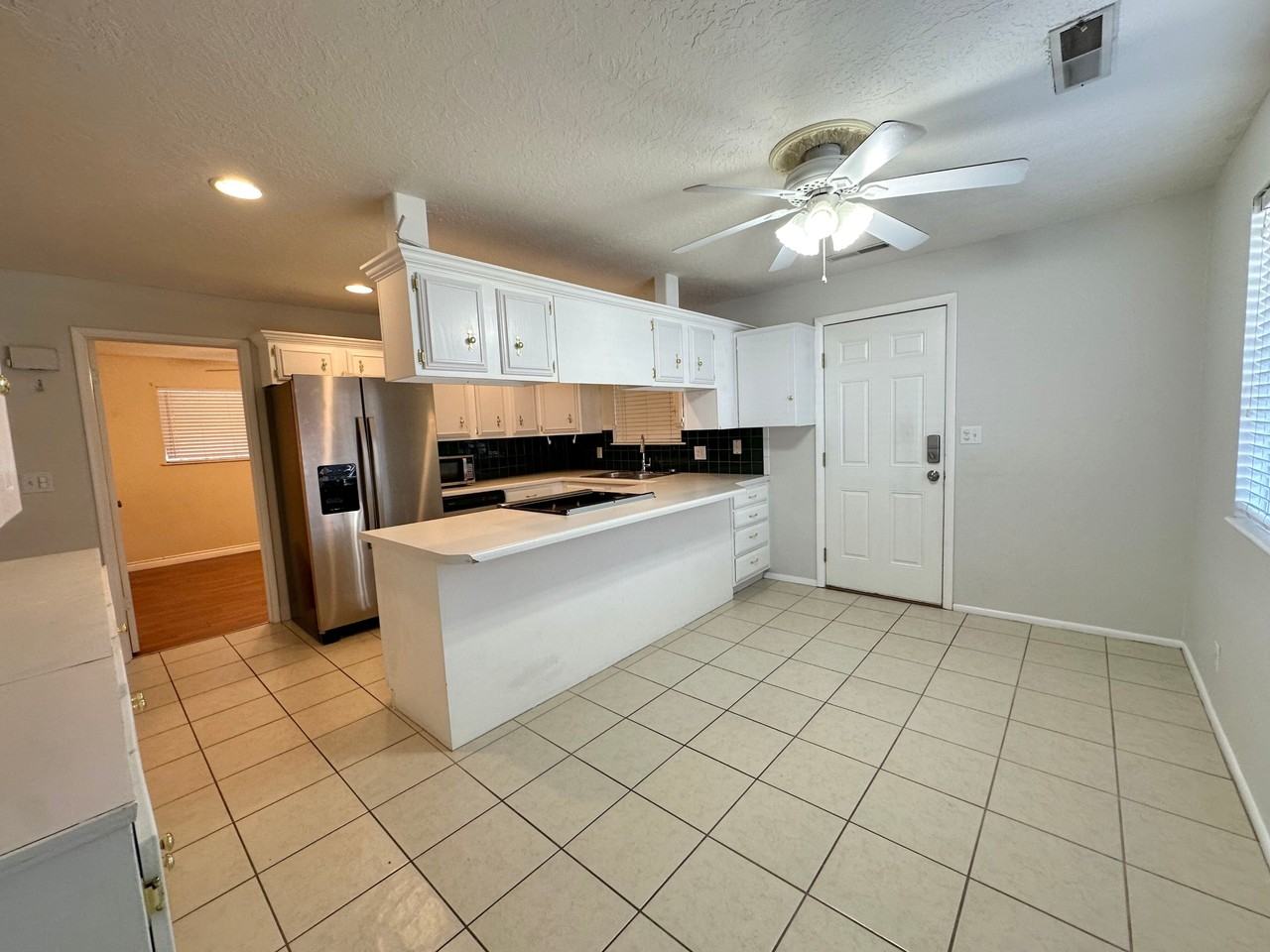 660 Se #3 - Photo 2 of 14