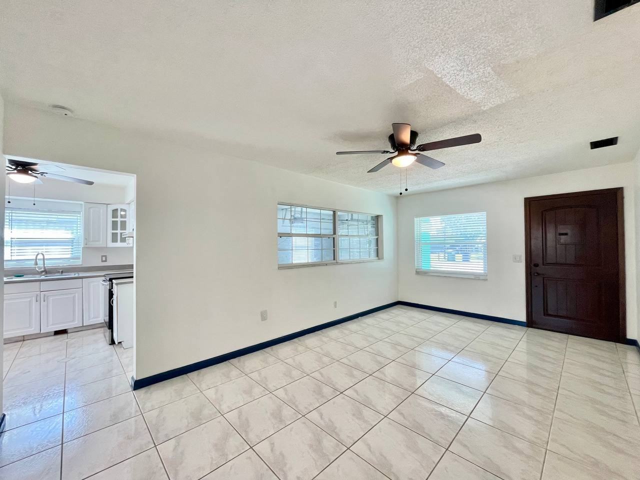 505 N Bradford Ave - Photo 3 of 25