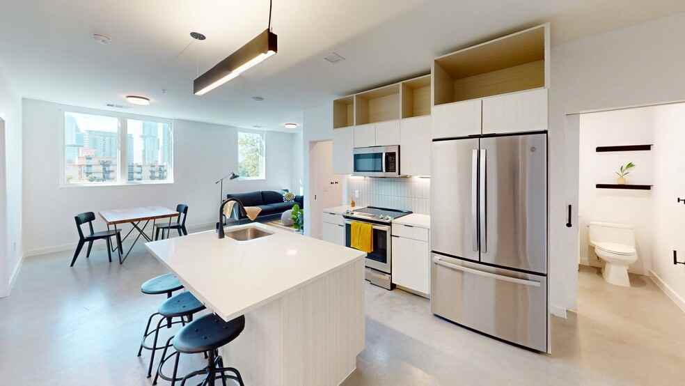 Furnished Rooms at Common Capitol - Photo 2 of 38