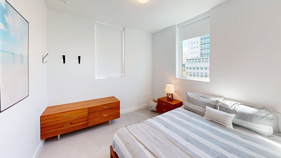 Furnished Rooms at Common Capitol - Photo 5 of 38