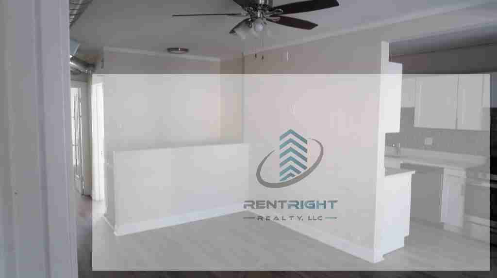 1249 W Henderson St #1251-1 - Photo 3 of 20