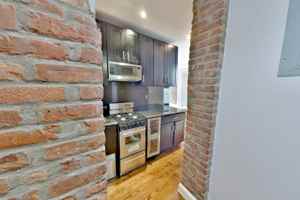featured image of E 100th St #3B