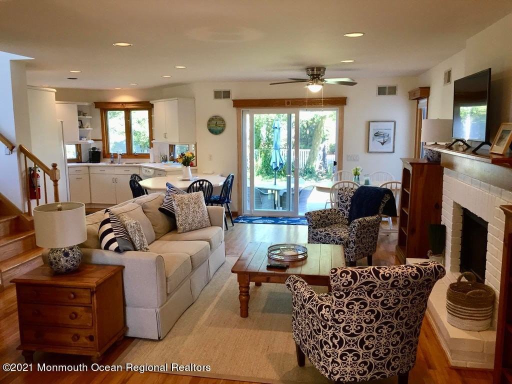 203 Stockton Boulevard - Photo 3 of 24