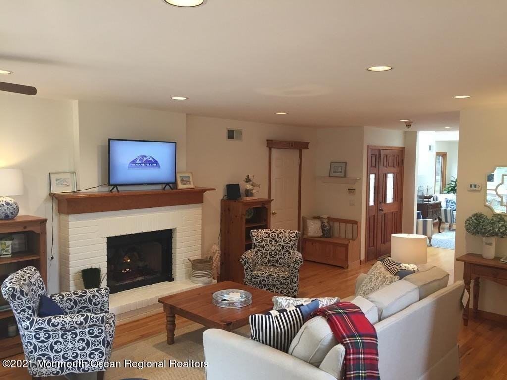 203 Stockton Boulevard - Photo 5 of 24