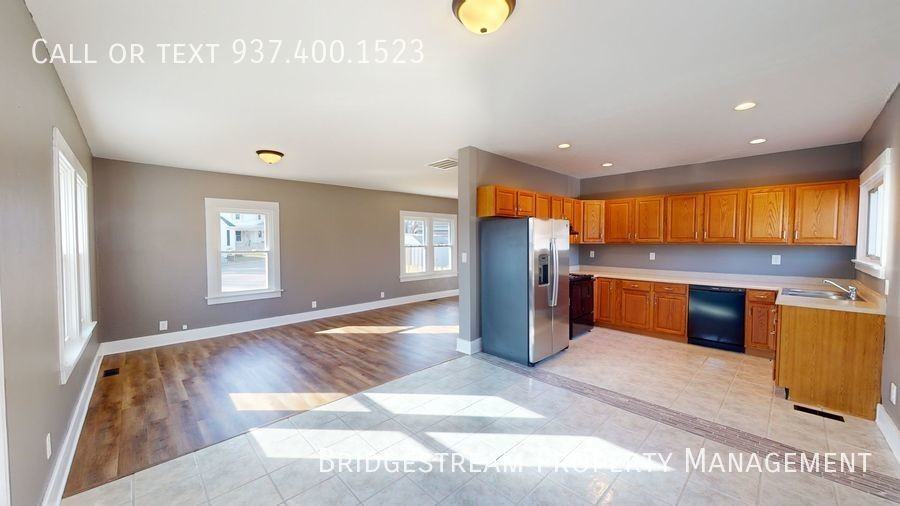 211 N Plum St - Photo 2 of 10