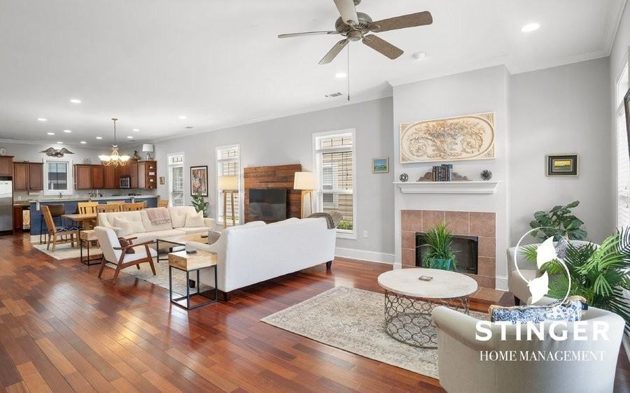 909 12th St - Photo 4 of 31