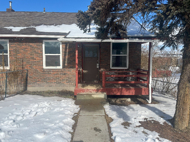 18 W Pacific St - Photo 2 of 16