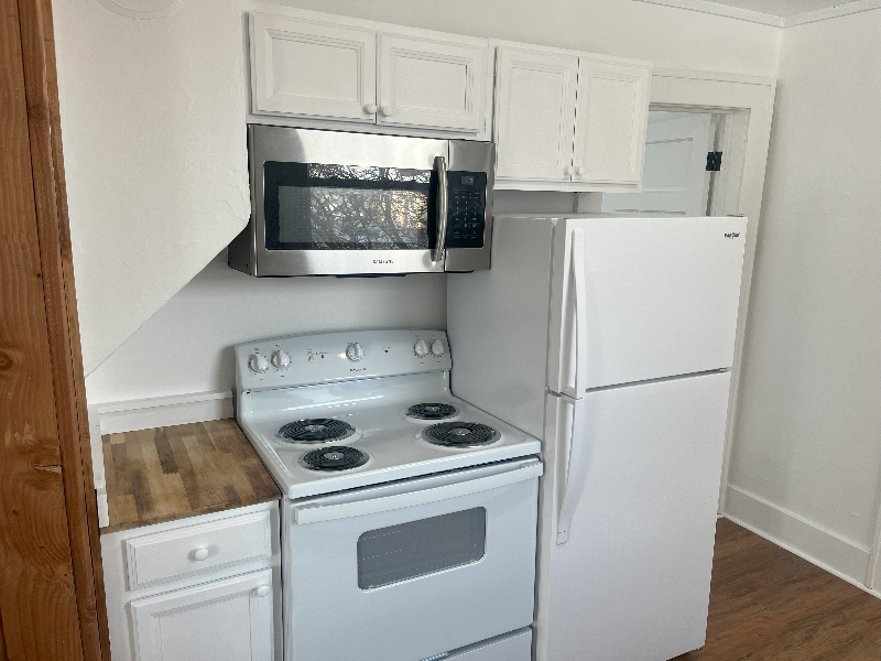 18 W Pacific St - Photo 3 of 16