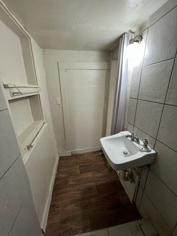 1100 Myrtle Ave #6 - Photo 4 of 11