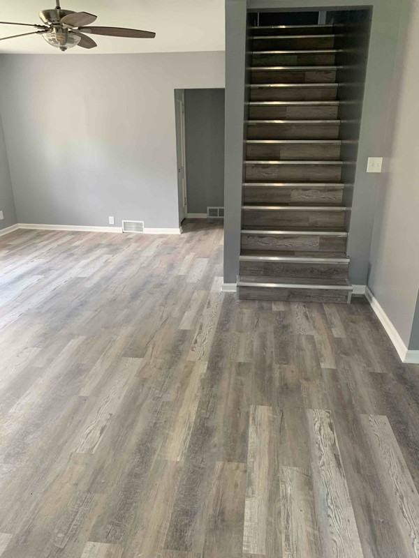 447 Country Club Dr - Photo 3 of 9