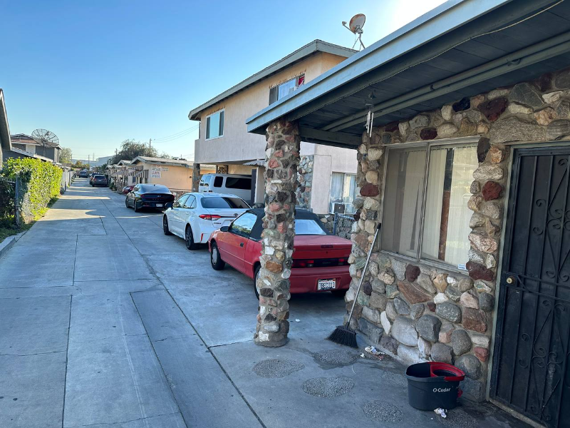 5154 Santa Ana St - Photo 2 of 27