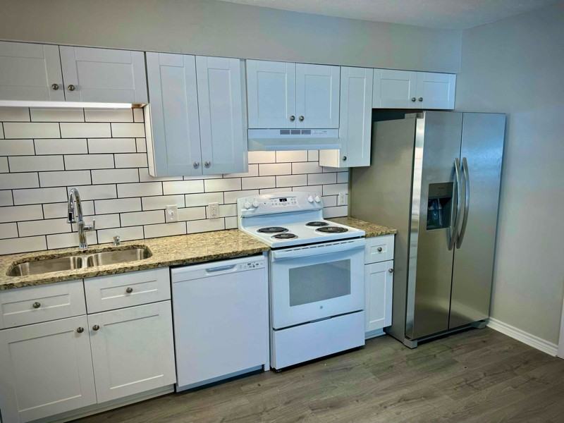 602 E Court St - Photo 6 of 18