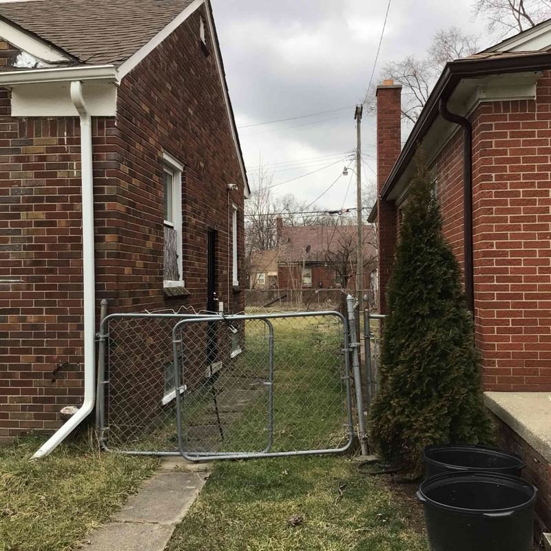 19201 Sunset St - Photo 3 of 26