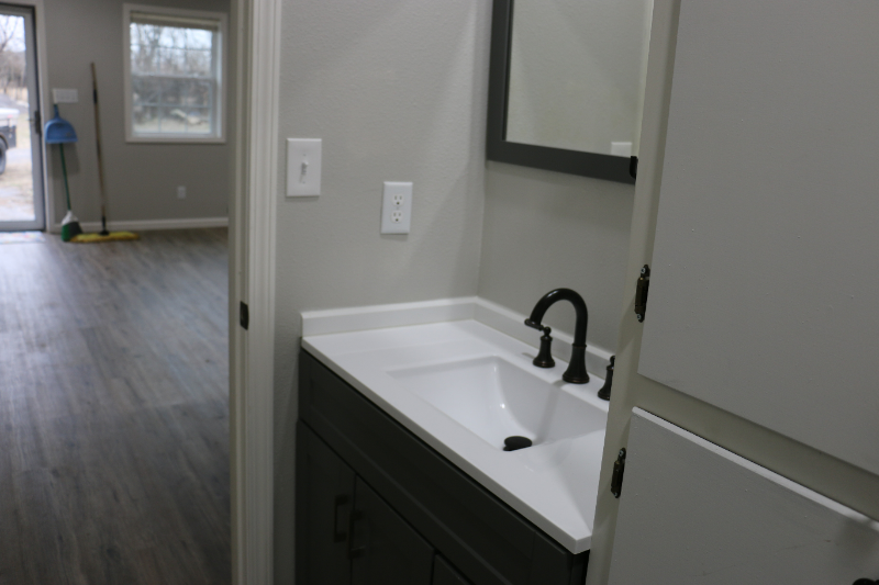 7794 Batesville Blvd - Photo 2 of 9