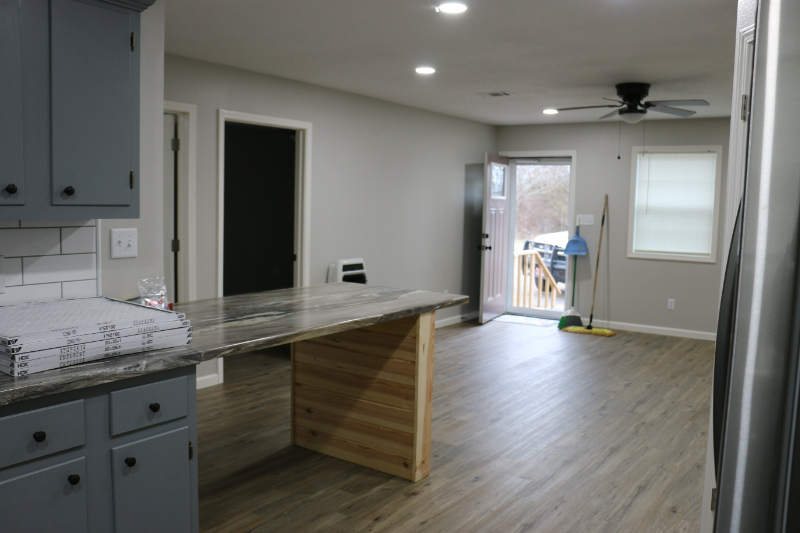 7794 Batesville Blvd - Photo 3 of 9