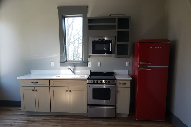 1514 Clayton Ave - Photo 2 of 12