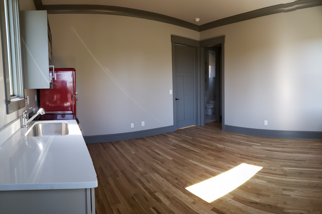 1514 Clayton Ave - Photo 3 of 12