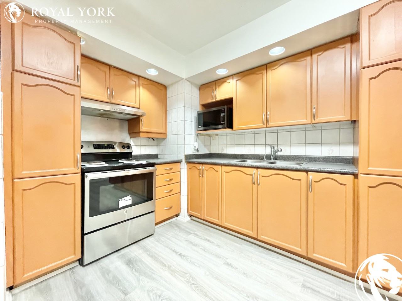 117 Nelson St #1 - Photo 3 of 37