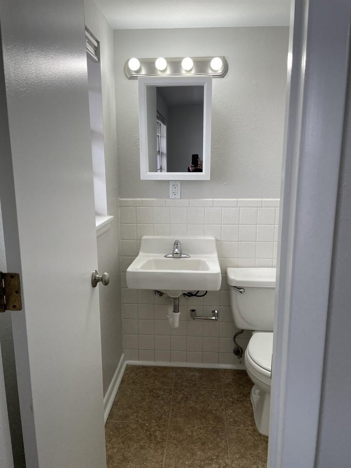 2611 27th St #29 - Photo 4 of 6