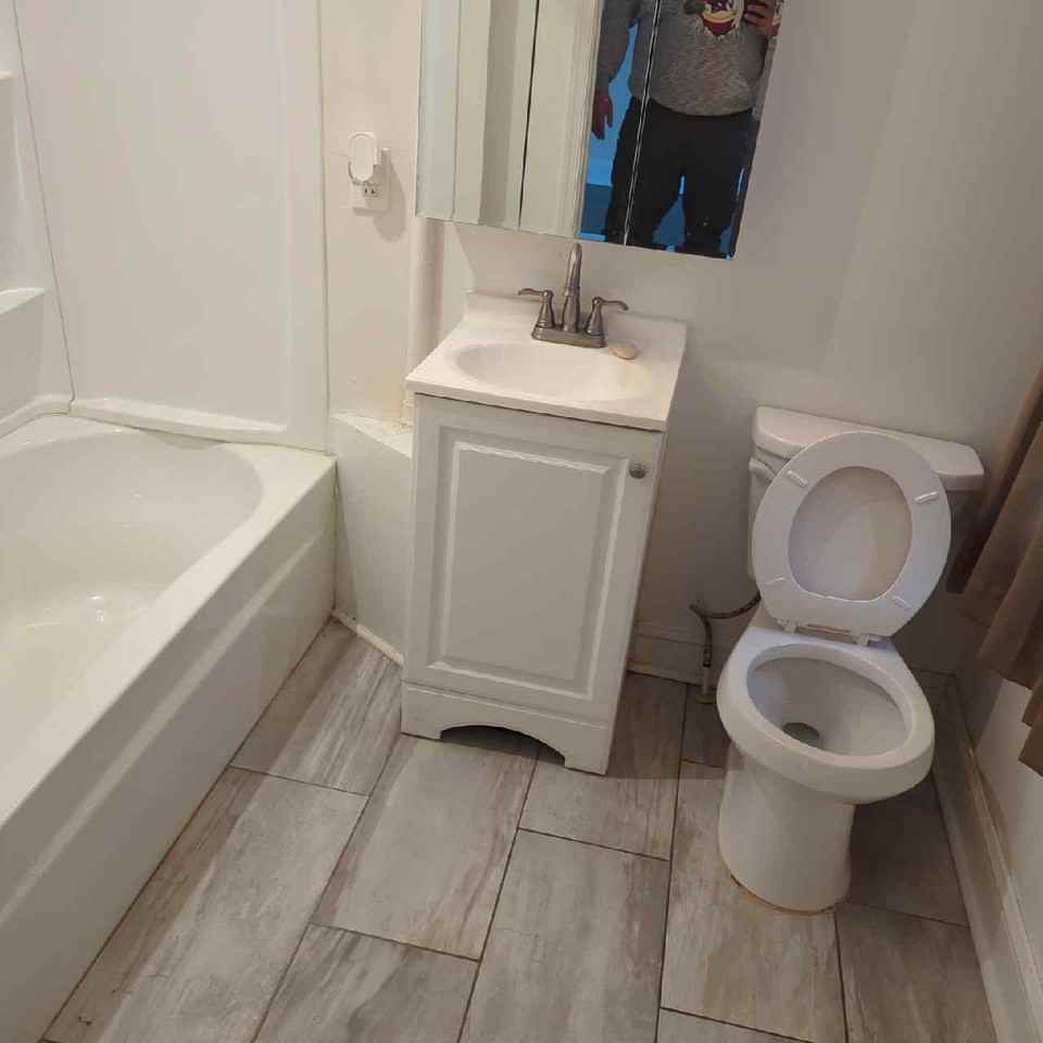 516 E 11th St #2 - Photo 4 of 5