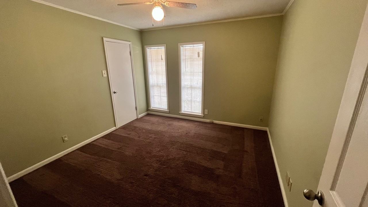 144 Lee St #1 - Photo 4 of 14