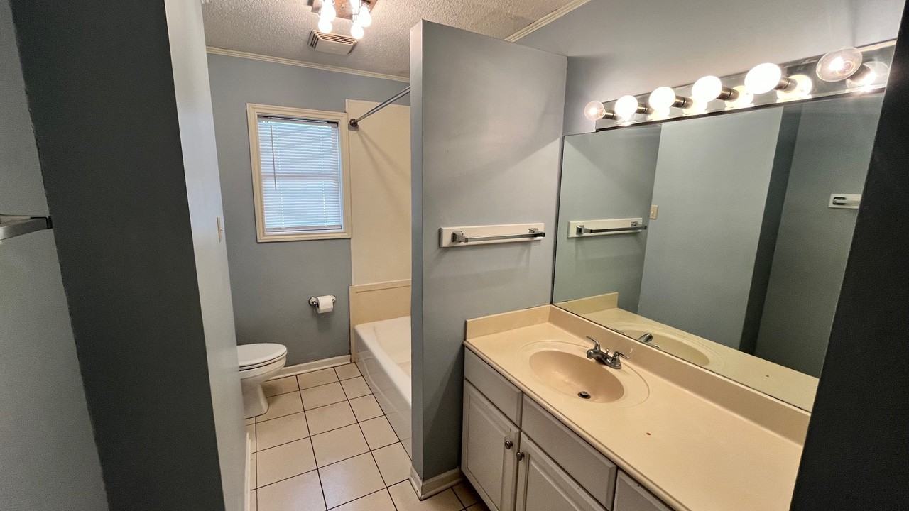 144 Lee St #1 - Photo 6 of 14