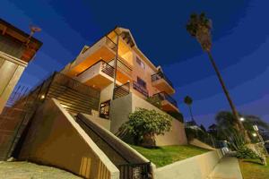 featured image of 227 S Carondelet St