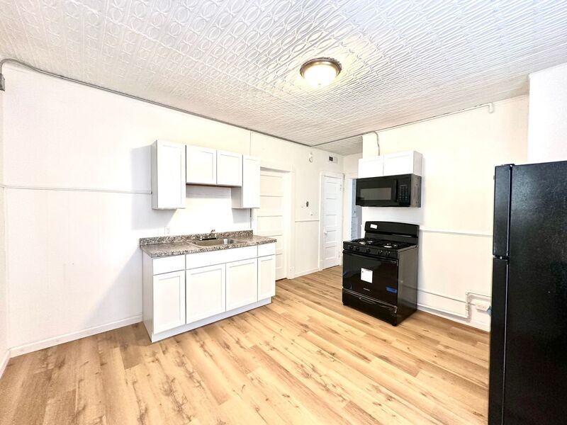 19 Ellen Ave #3L - Photo 3 of 10