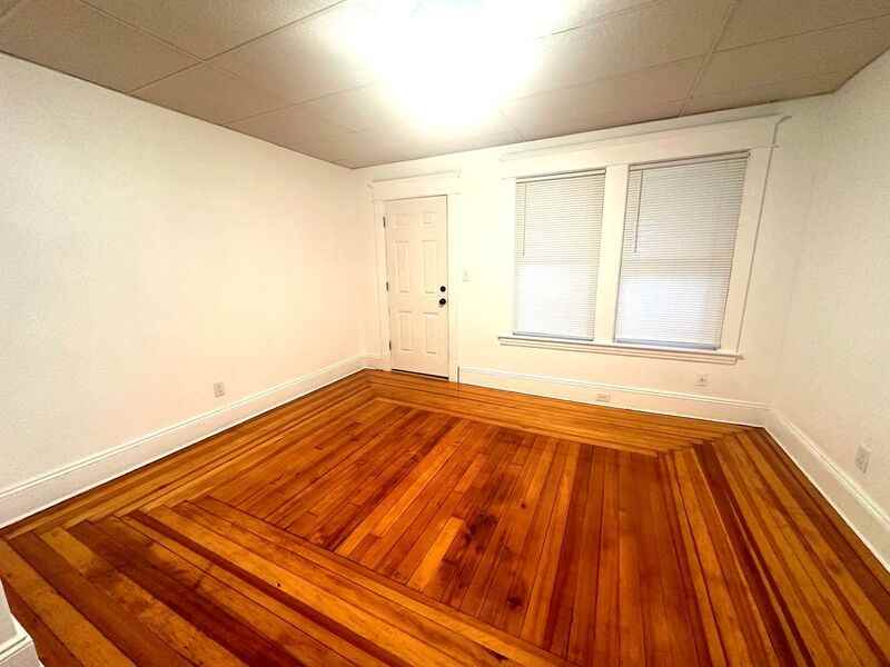 19 Ellen Ave #3L - Photo 7 of 10