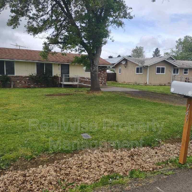 139 Miller St - Photo 2 of 16