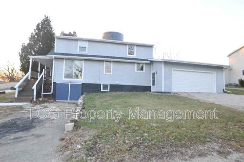 948 Best St - Photo 2 of 10