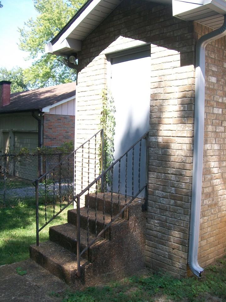 537 Judd Dr - Photo 3 of 19