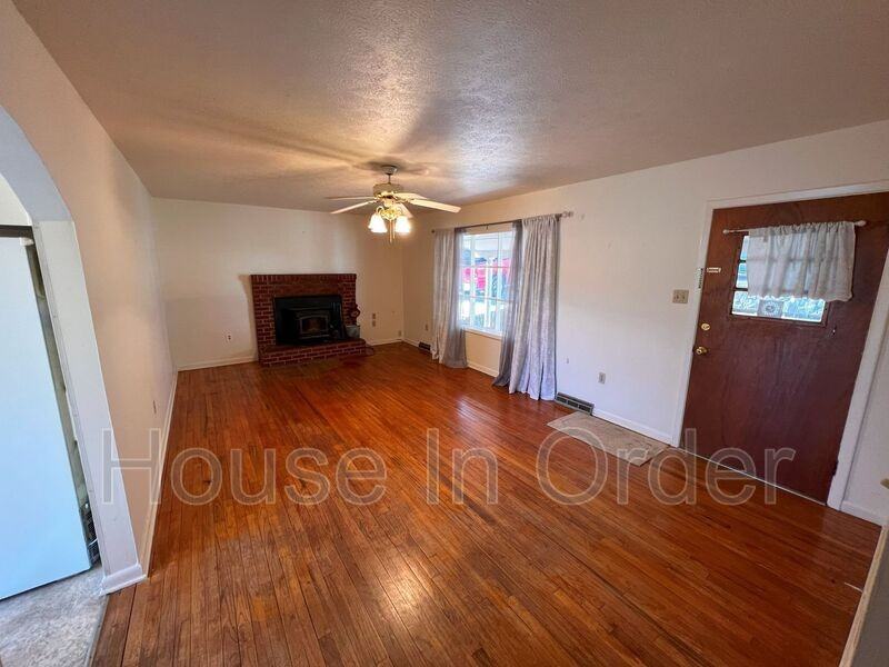 230 Westwood Ave - Photo 3 of 35