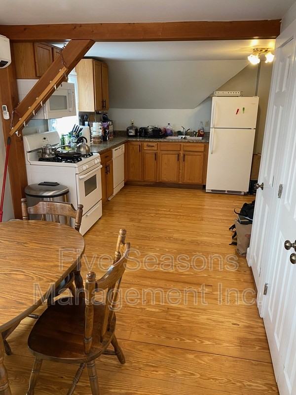 236 N Champlain St - Photo 3 of 13